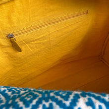 Load image into Gallery viewer, Wildflower Sea You Soon - Weekender Travel Bag for Women