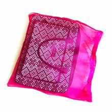 Load image into Gallery viewer, Wildflower Shadow Play Laptop Bag for Women-packaging