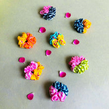 Load image into Gallery viewer, Wildflower™ Dil Deke Dekho Cotton Scrunchies - Pack of 7