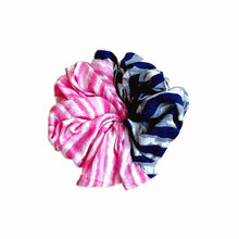 Load image into Gallery viewer, Wildflower Daisy Scrunchies - Pack of 7-6