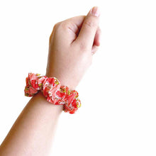 Load image into Gallery viewer, Wildflower Peachy Keen Scrunchies - Pack of 7-1