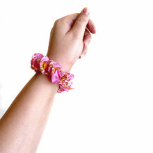 Load image into Gallery viewer, Wildflower LIT Sherbet Scrunchies - Pack of 7-6