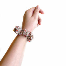 Load image into Gallery viewer, Wildflower Pomela Pitcher Scrunchies - Pack of 7-2