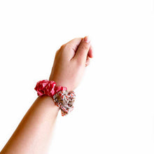 Load image into Gallery viewer, Wildflower™ Little Linear Laptop Tote Bag, Rangeen Phool Scrunchies, & Blue Cheese Card Holder - Combo